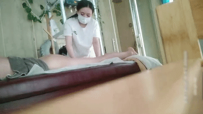 极品少妇【按摩店迪丽热巴】颜值爆表的天神下凡,一脸不情愿的高冷模样,猥琐嫖客抓奶惹女神生气!