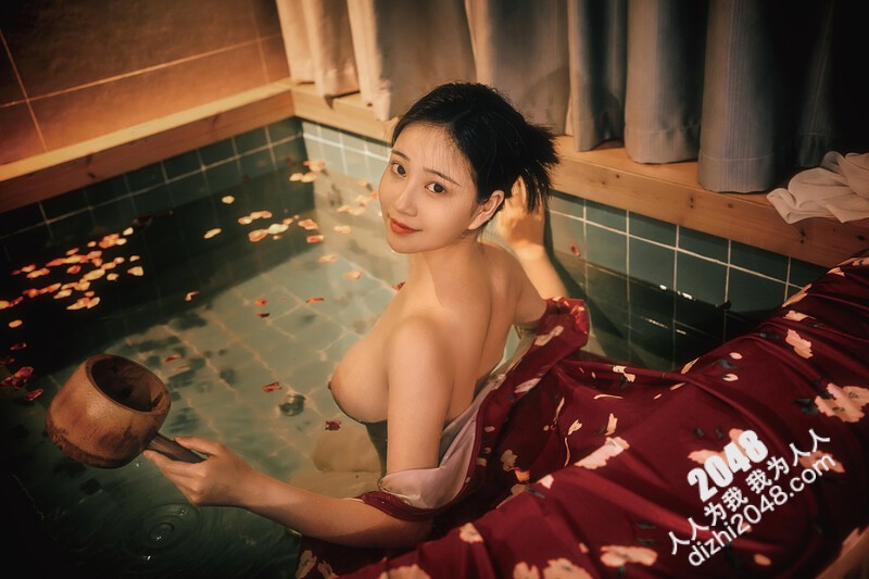 年年完美的身材 丰满的肉体 足以令人为她精尽人亡[74P/534M]