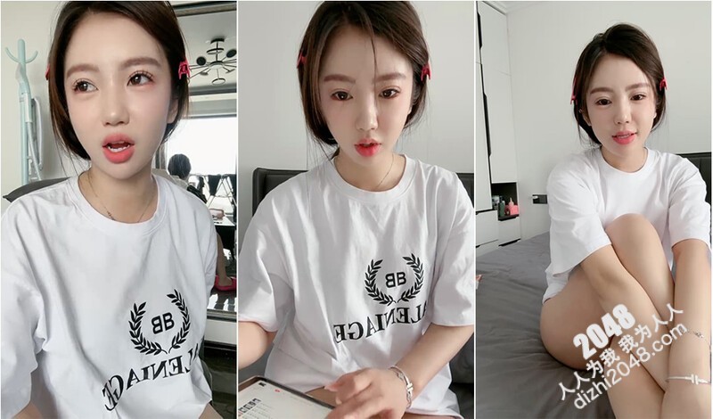 气质不错漂亮颜值小妹,身高165,家里无人闺房内张开腿玩弄按摩棒,屁股还这不小