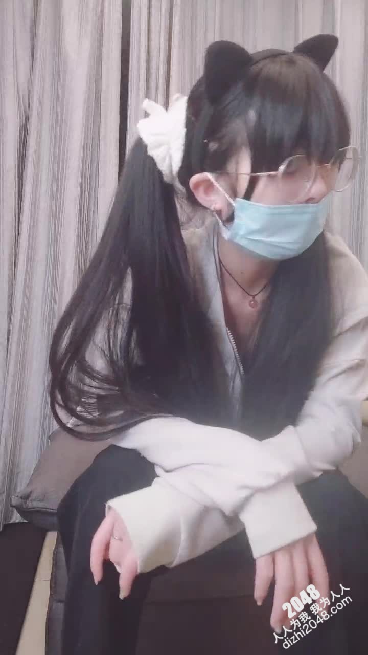 [MP4/ 1.03G] 你的专属小女友，双马尾超级嫩小萝莉，美臀长腿拔掉裤子一顿捏