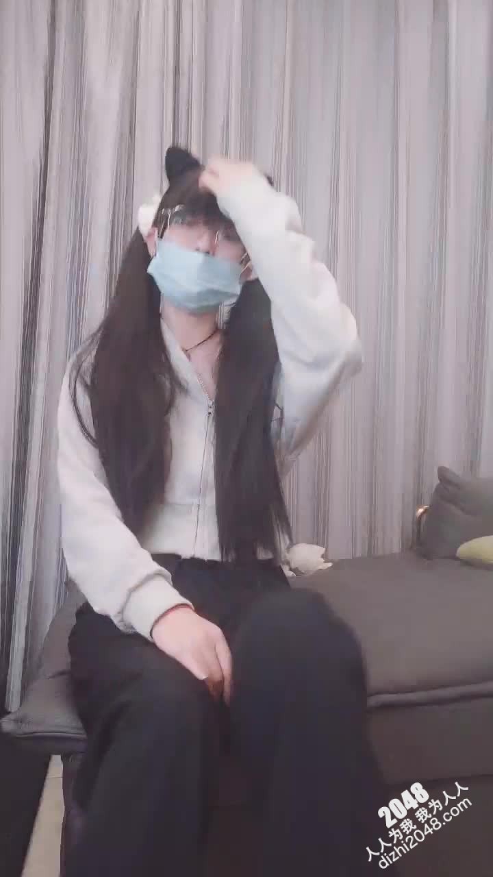 [MP4/ 1.03G] 你的专属小女友，双马尾超级嫩小萝莉，美臀长腿拔掉裤子一顿捏
