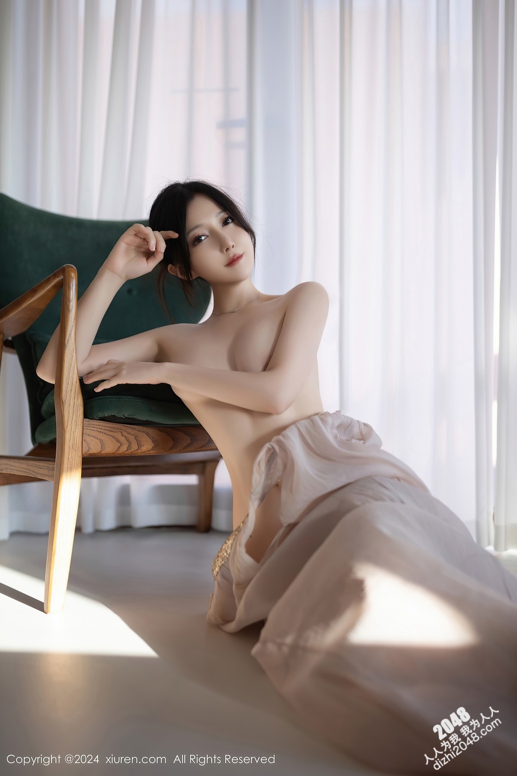 鱼子酱 芦苇旁场景拍摄 性感紫色轻透连衣裙 婀娜动人身段极致妩媚 迷人的丽质[87P/882M]