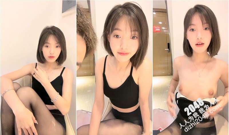 短发气质艺术生,性感黑色吊带,胸部不大A罩刚好够用,身材瘦瘦的肋骨都能看到,小茓毛茸茸