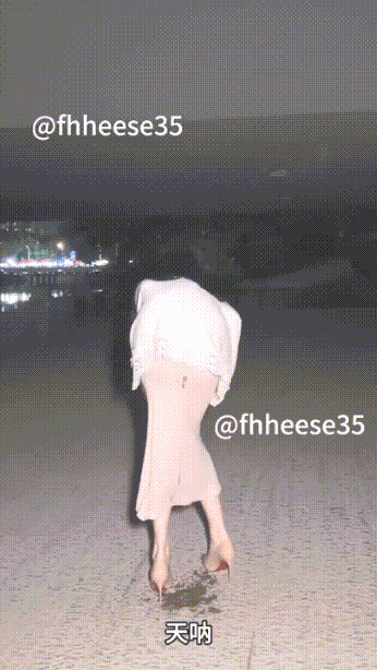 播音系漂亮小姐姐别的女孩在街上谈恋爱，我在街边做母狗…好贱…被闺蜜强迫站街+调教，还喷在楼梯上 太羞了