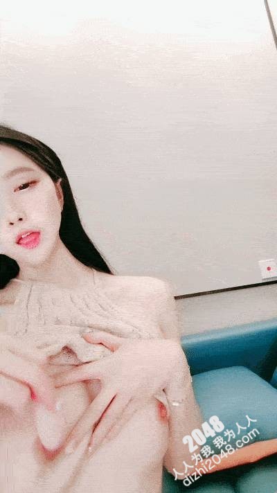 绿播转黄网红女神！白皙皮肤超高颜值！美乳粉红奶头，拨开内裤多毛骚穴