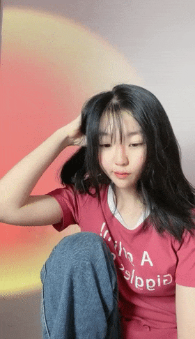 刚满19岁正宗邻家女神下海打炮了！简直美炸了【卡卡曦】无套啪啪