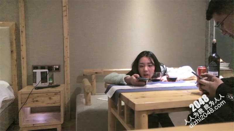 极品美女，卖酒妹，勾搭到开操全程[2.38GB/MP4]