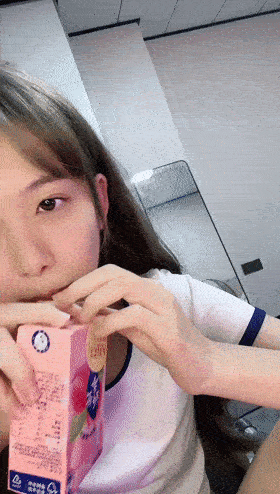 哇~滿血複活~天使下凡~【深圳大學生】，顔值超能打，小仙女驚鴻一現