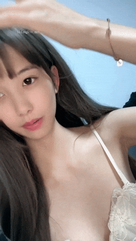哇~滿血複活~天使下凡~【深圳大學生】，顔值超能打，小仙女驚鴻一現
